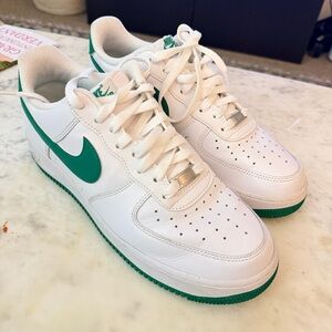Nike Air Force 1 '07 'White Malachite' size 10 like NEW!
